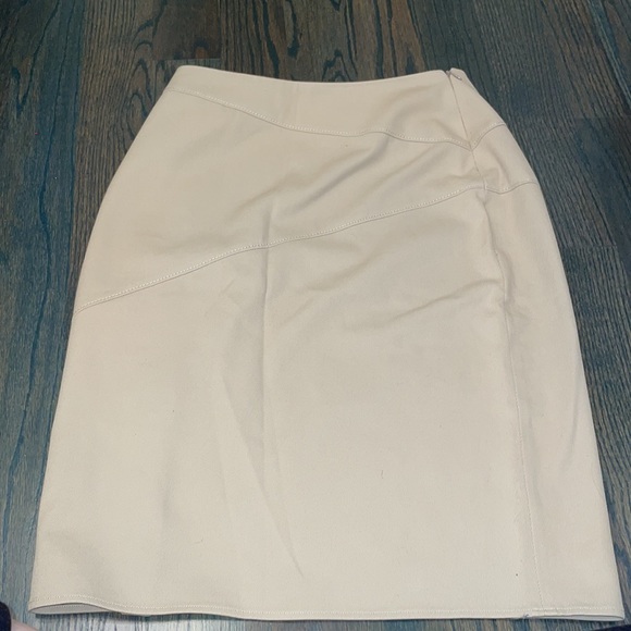 Authentic Valentino beige skirt size 6 - Picture 3 of 9